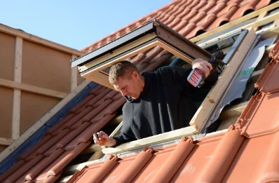 Pose de fenêtres de toit Velux à Malintrat